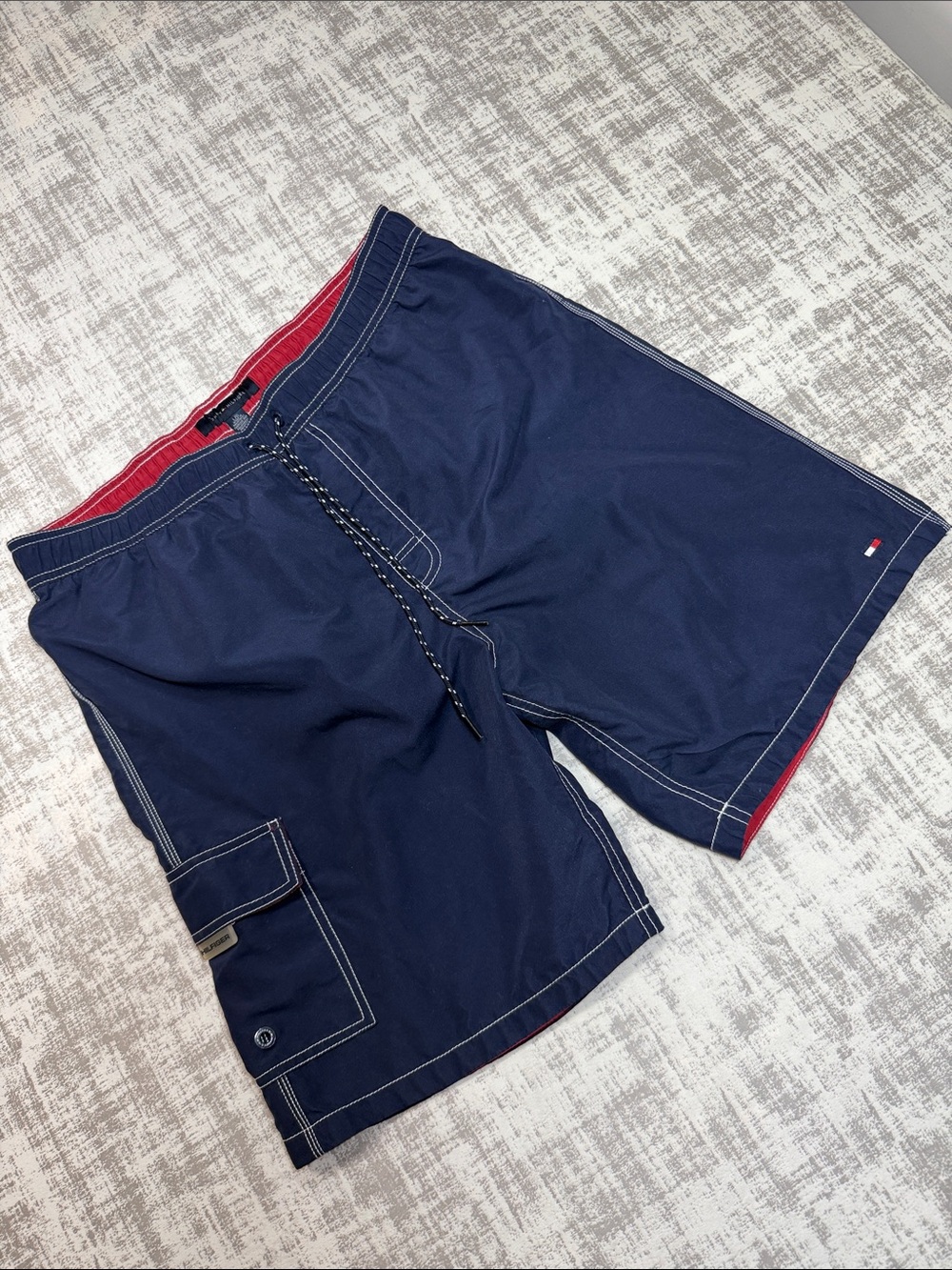 Tommy Hilfiger Navy Shorts with Red Trim Size Large (33-36)